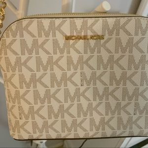 michael kors cindy dome vanilla crossbody bag